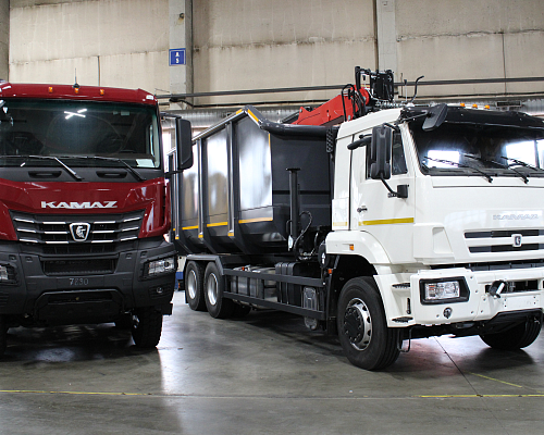 «КАМАЗ» презентовал новейшую автотехнику столичному оператору по обращению с ТКО