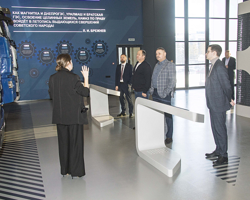 «КАМАЗ» посетила делегация АО «ВАД»