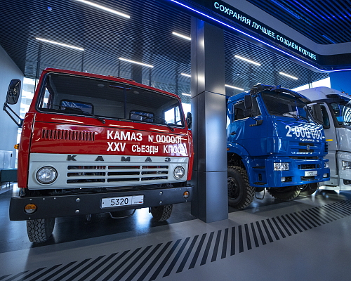 Первому автомобилю КАМАЗ исполнилось 50 лет