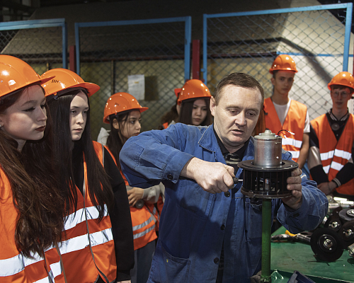 Автомобильный завод стал участником акции «Неделя без турникетов»