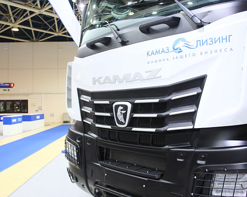 Десять седельных тягачей КАМАЗ-54901 пополнили автопарк компании «Авангард»