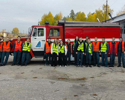 Предприятия Группы ОАТ провели экскурсию для студентов