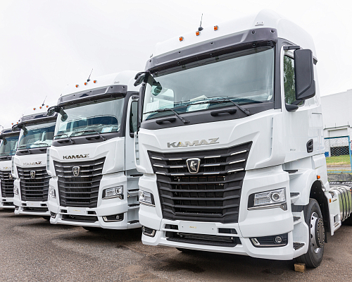 20 автомобилей КАМАЗ-54901 пополнили автопарк санкт-петербургского перевозчика