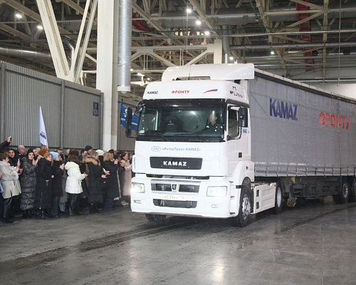 «КАМАЗ» передал в зону СВО 25-ю партию гуманитарного груза